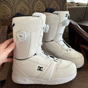 DC White Snowboard Boots